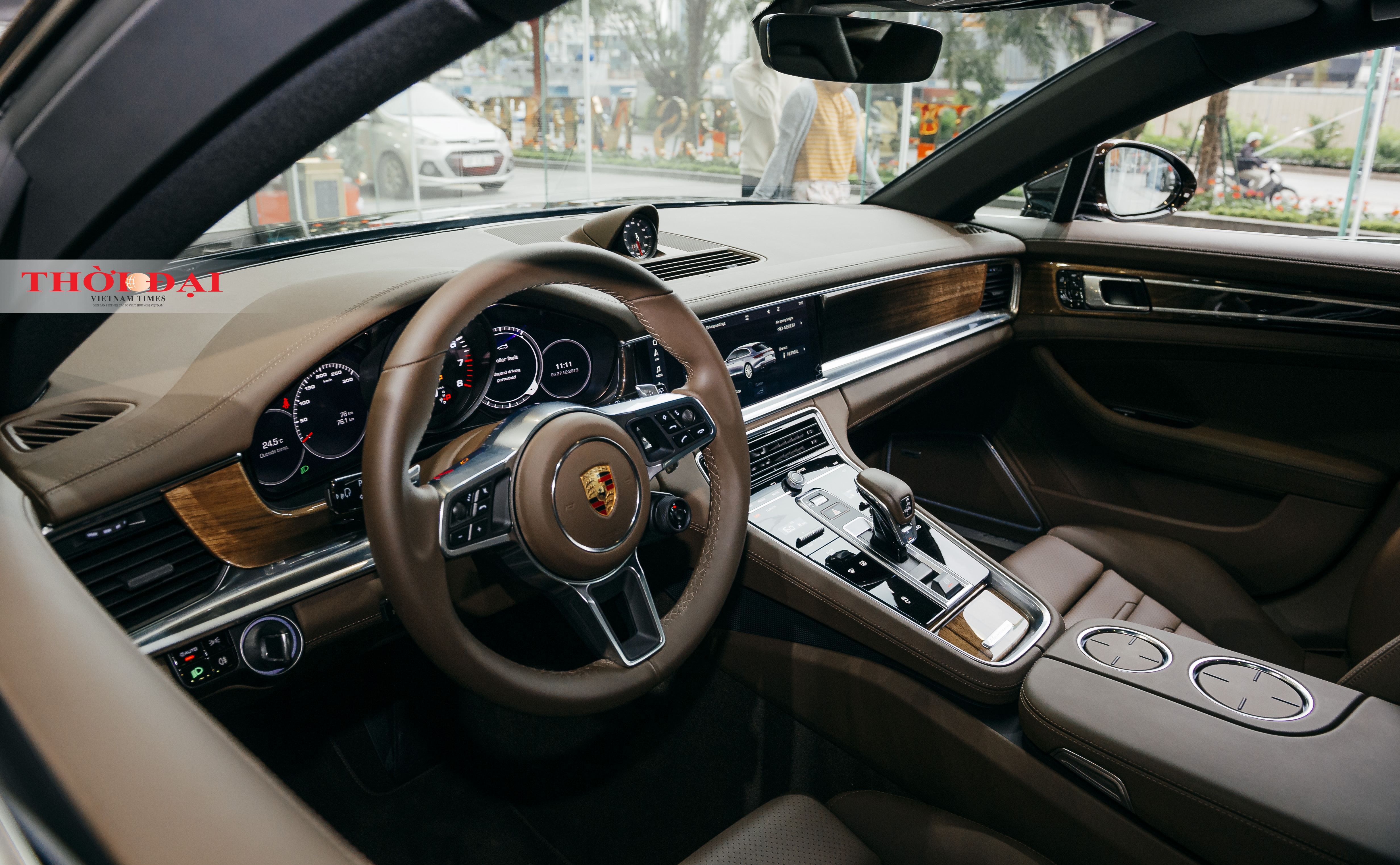 anh chi tiet porsche panamera 4 sport turismo co gia hon 66 ty dong