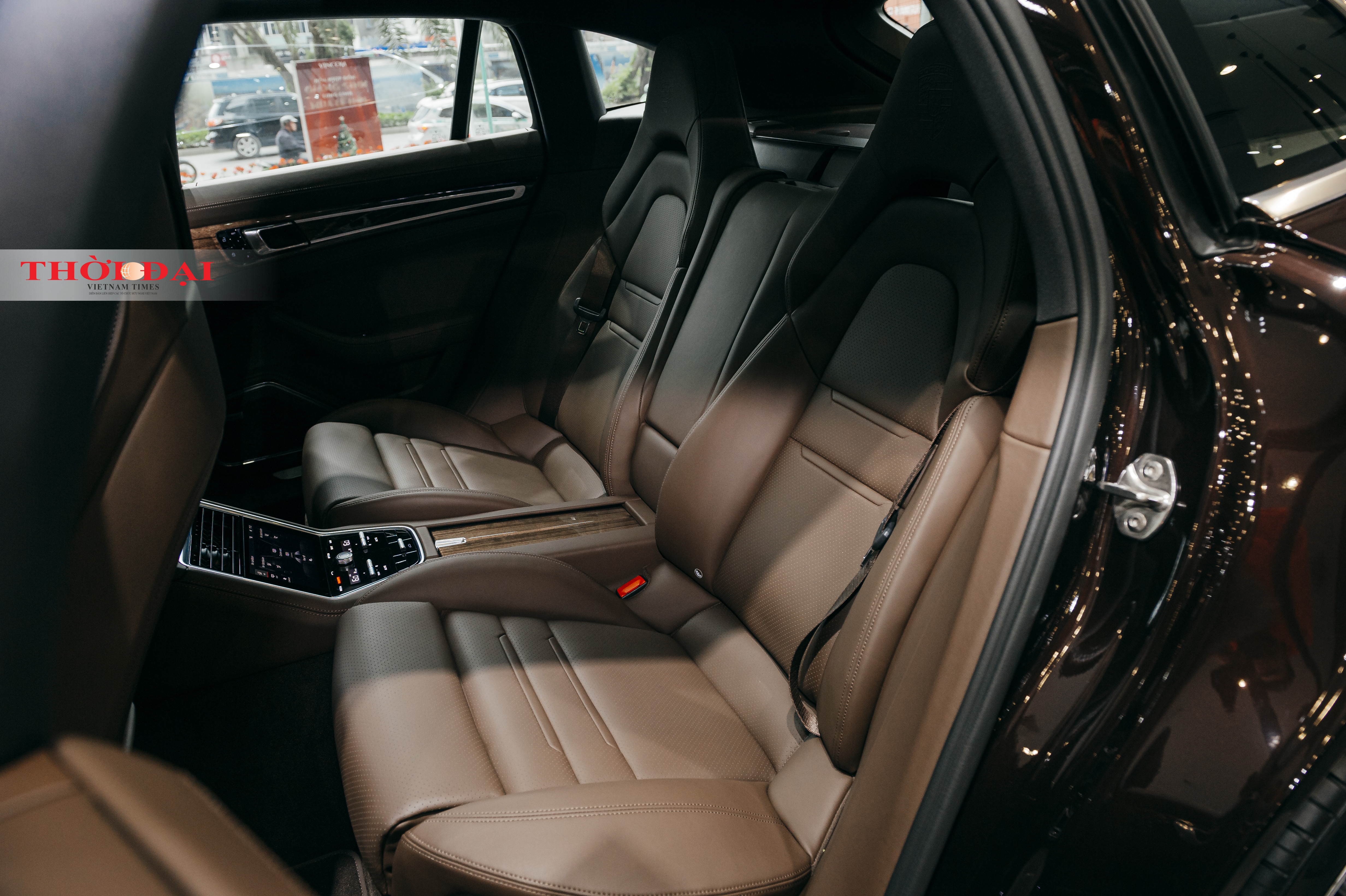 anh chi tiet porsche panamera 4 sport turismo co gia hon 66 ty dong