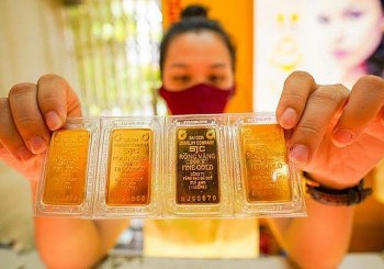 Giá vàng trong nước ‘đi xuống’, thế giới ngược chiều
