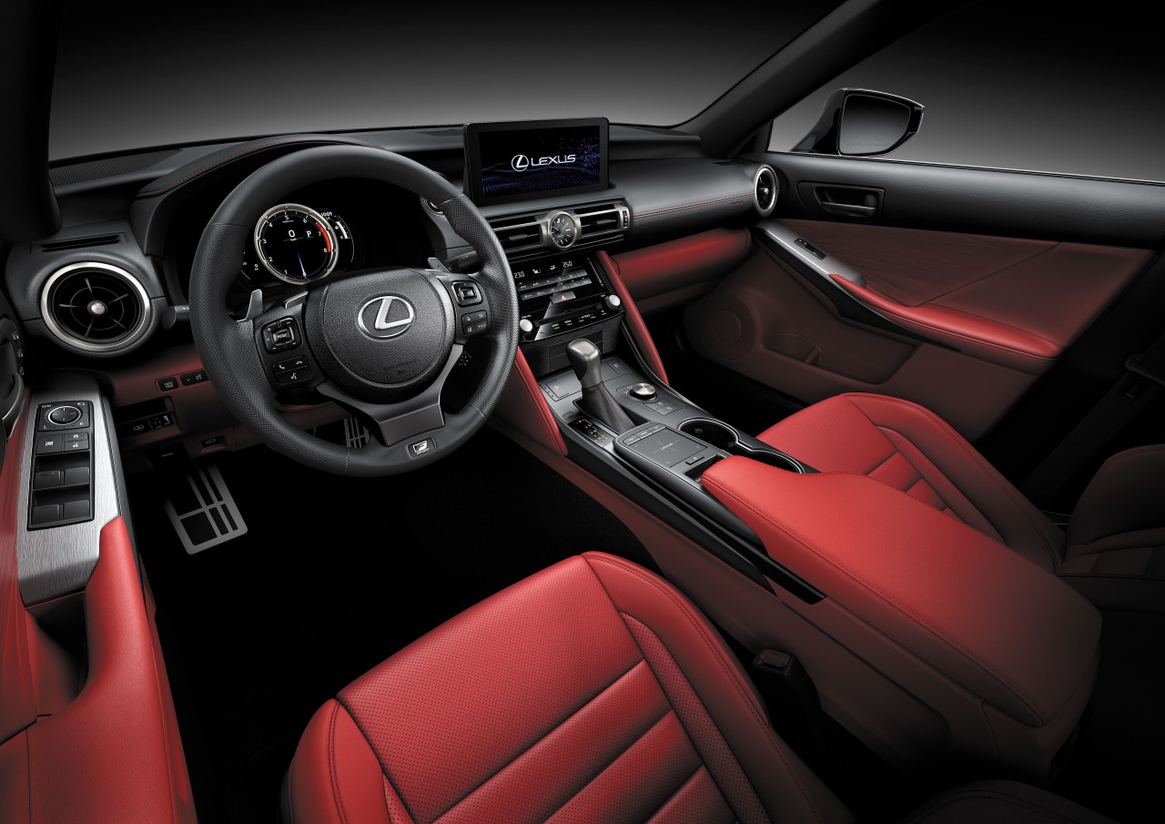 Khoang lái của Sedan IS 300 F SPORT.