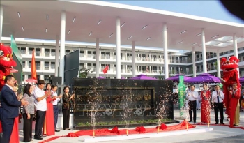 Phó Thủ tướng Lê Minh Khái dự lễ khánh thành trường học tại Bến Tre