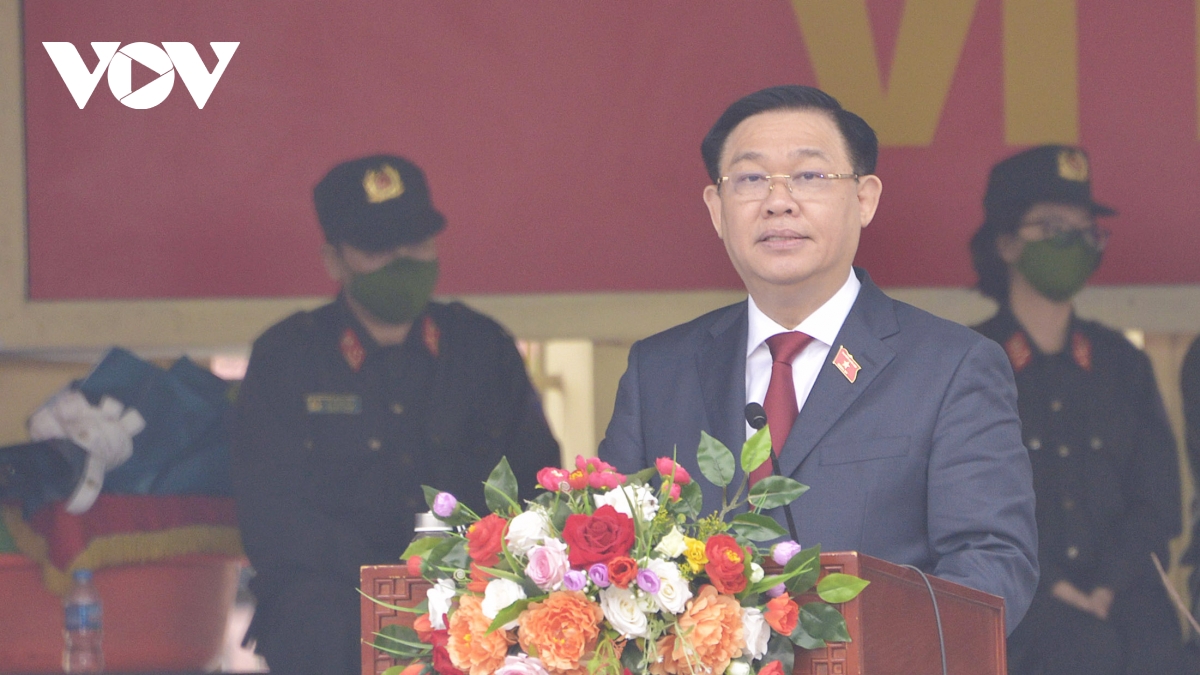 Chủ tịch Quốc hội Vương Đình Huệ thăm, chúc tết Bộ Tư lệnh Cảnh sát cơ động