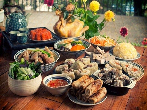 C&aacute;ch ăn uống để "giữ d&aacute;ng" trong ng&agrave;y Tết
