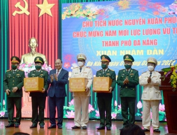 Chủ tịch nước Nguyễn Xuân Phúc thăm, chúc Tết các đơn vị tại Đà Nẵng