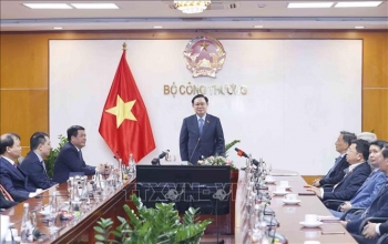 Chủ tịch Quốc hội Vương Đình Huệ thăm và làm việc với Bộ Công Thương