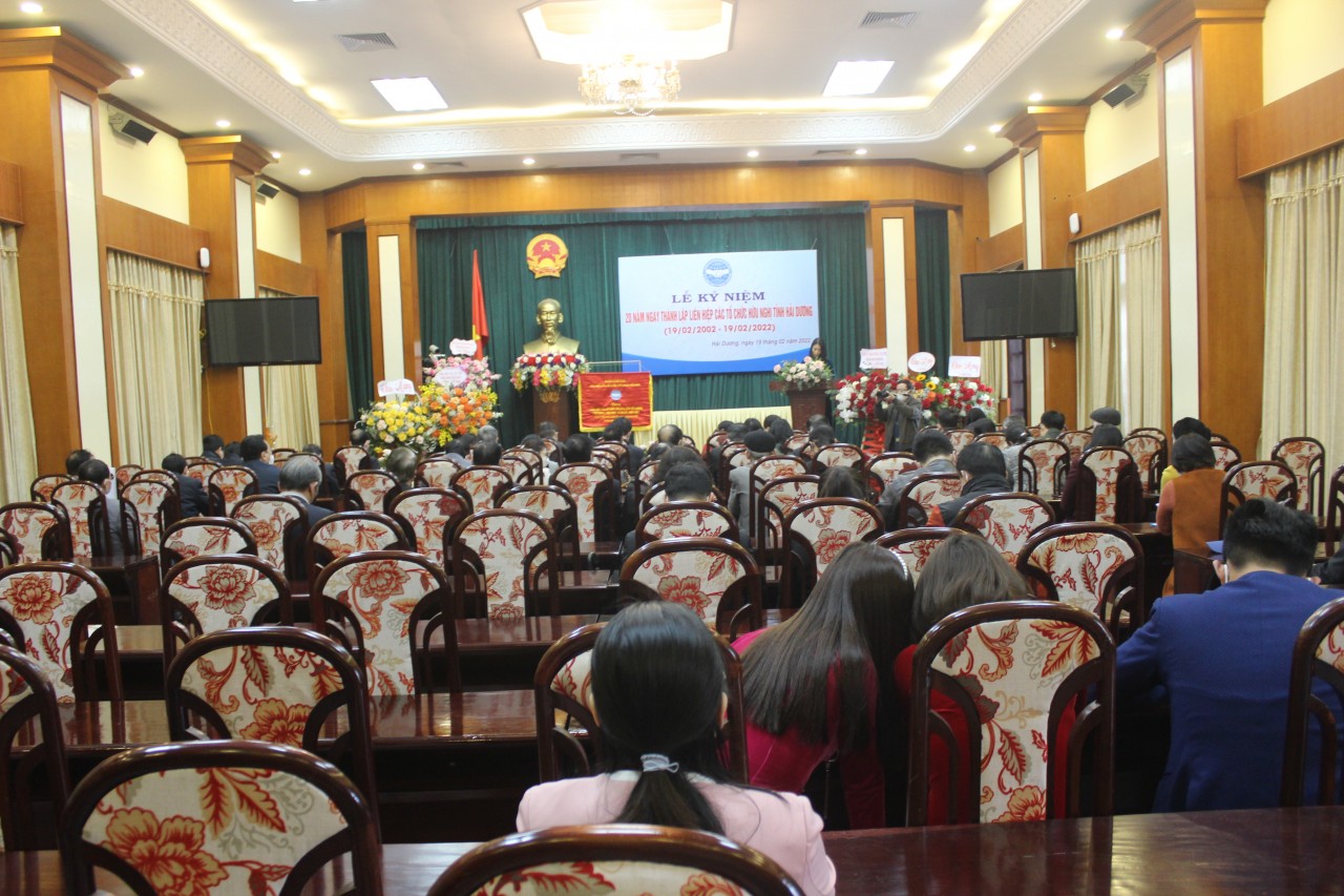 Đại sứ Nguyễn Phương Nga tham dự Lễ kỷ niệm 20 năm này thành lập Liên hiệp các tổ chức Hữu Nghị tỉnh Hải Dương