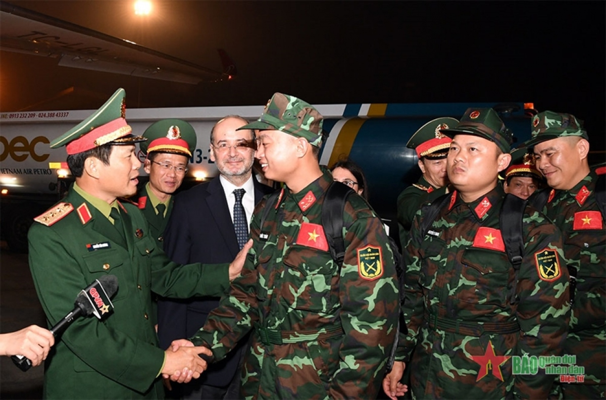 nguoi sy quan tre hoan ngay cuoi, len duong sang tho nhi ky cuu ho cuu nan hinh anh 2