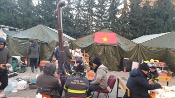 Động đất tại Thổ Nhĩ Kỳ, Syria: Ấm áp tình đoàn kết, hữu nghị ở khu đóng quân của đoàn công tác Việt Nam