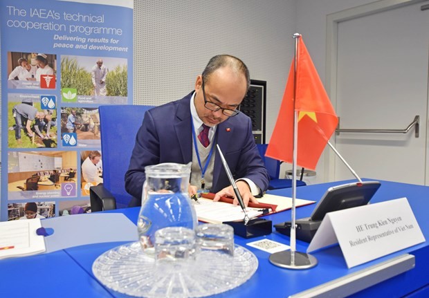 Việt Nam-IAEA ký kết Khung Chương trình quốc gia về hợp tác kỹ thuật | Công nghệ | Vietnam+ (VietnamPlus)