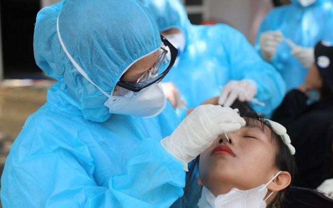 tin covid hà nội 27/3: 9.600 ca COVID-19 mới, 87% người đã tiêm vaccine COVID-19 mũi 3 nhắc lại