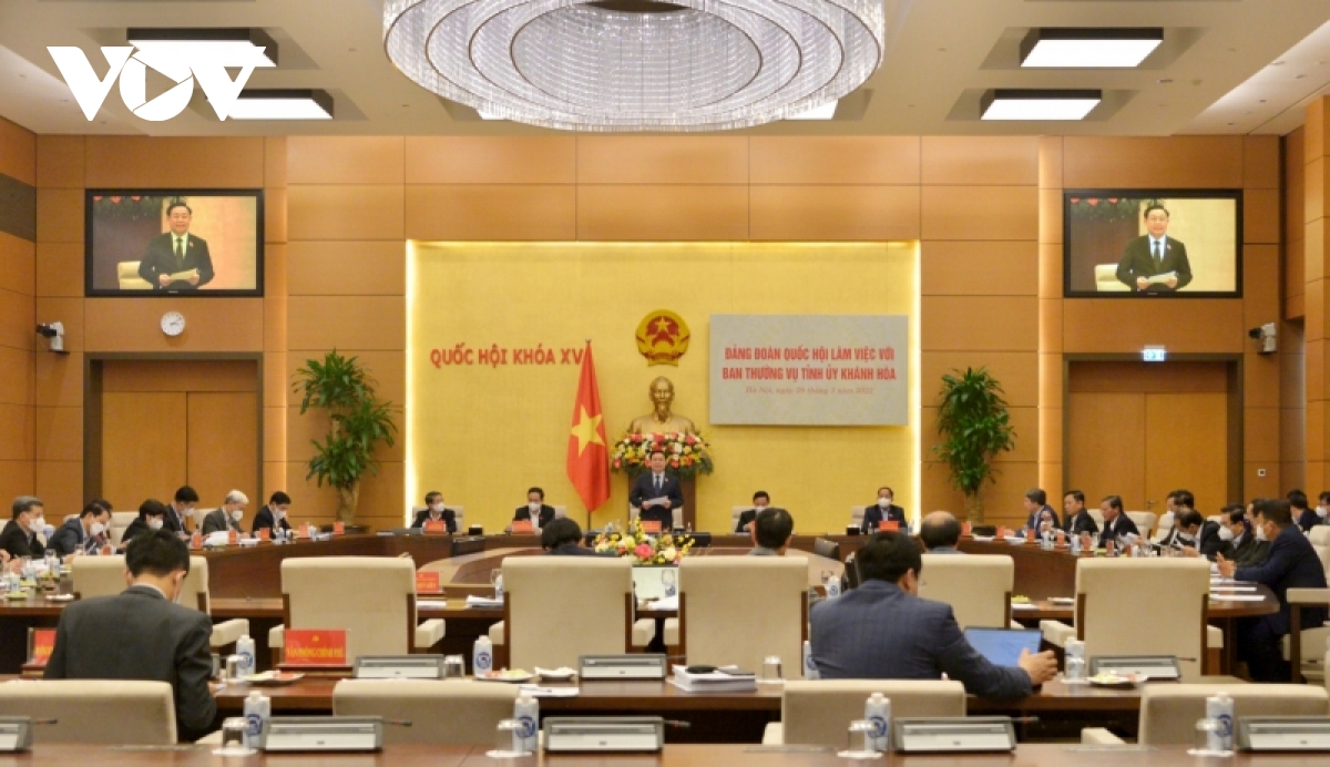 Chủ tịch Quốc hội Vương Đình Huệ chủ trì cuộc làm việc với Ban Thường vụ tỉnh ủy Khánh Hoà