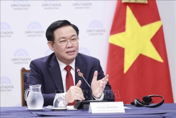 Tiếp thu tinh hoa văn hoá của bạn để làm giàu thêm văn hoá của cộng đồng