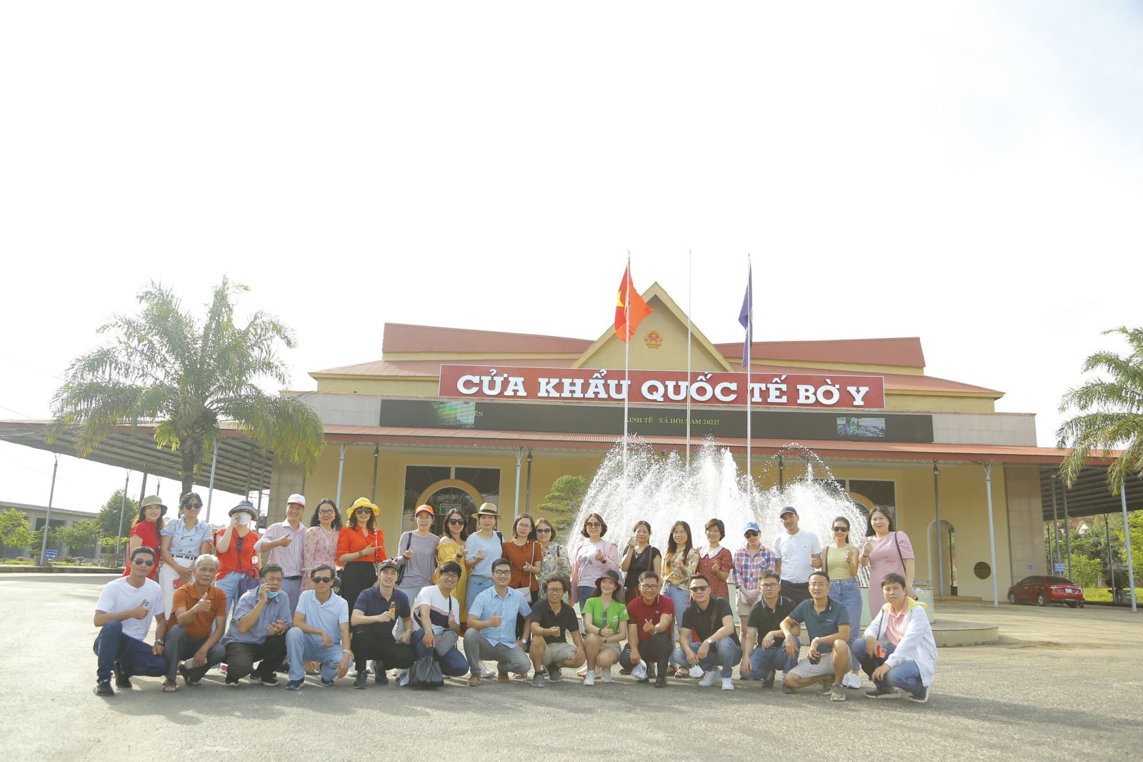 Cột mốc ngã ba biên giới Đông Dương – điểm check-in với nhiều du khách Chú thích ảnh