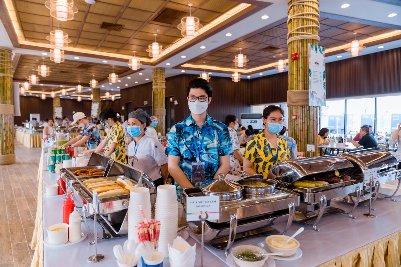 Mãn nhãn với màn ra mắt rực rỡ của Tổ hợp biển tạo sóng tại Vinhomes Ocean Park 2 – The Empire