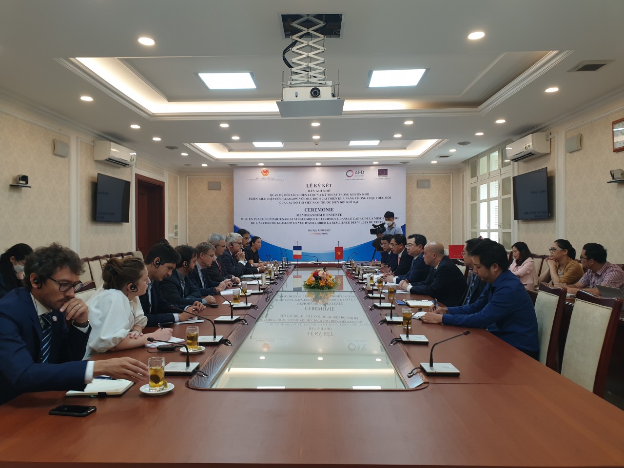 Bộ Xây dựng và AFD hợp tác tăng ‘sức đề kháng’ cho đô thị Việt Nam | Bất động sản | Vietnam+ (VietnamPlus)