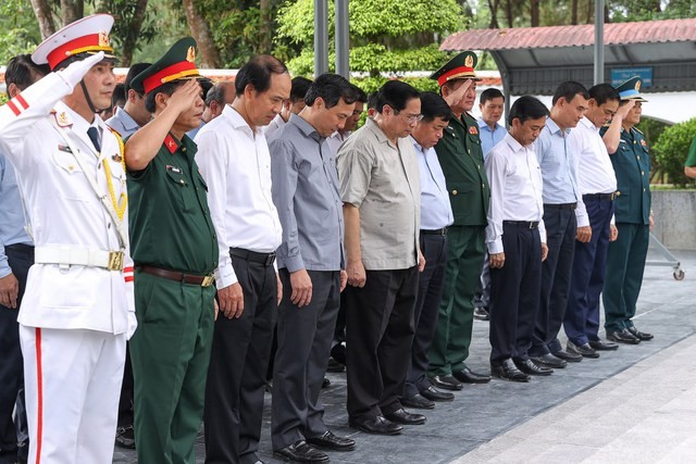 Thủ tướng Phạm Minh Chính dâng hương tại khu di tích Ngã ba Đồng Lộc
