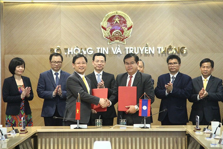 Hai bên đã ký Biên bản ghi nhớ về hợp tác giữa Bưu điện Việt Nam và Bưu chính Lào