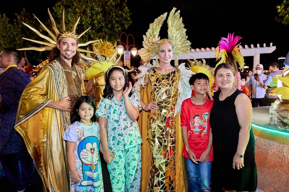 Đà Nẵng rực rỡ sắc màu với đêm lễ hội Carnival đường phố Đà Nẵng rực rỡ sắc màu với đêm lễ hội Carnival đường phố