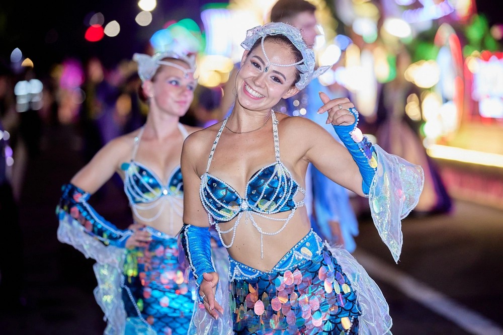 Đà Nẵng rực rỡ sắc màu với đêm lễ hội Carnival đường phố Đà Nẵng rực rỡ sắc màu với đêm lễ hội Carnival đường phố
