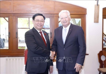 Chủ tịch Quốc hội thăm thành phố Albertirsa và tiếp Phó Chủ tịch Quốc hội Hungary Istvan Jakab