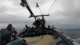 [Video] Ra khơi ngày biển động