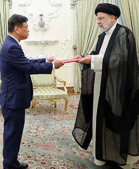 Đại sứ Lương Quốc Huy trình Thư ủy nhiệm lên Tổng thống Iran