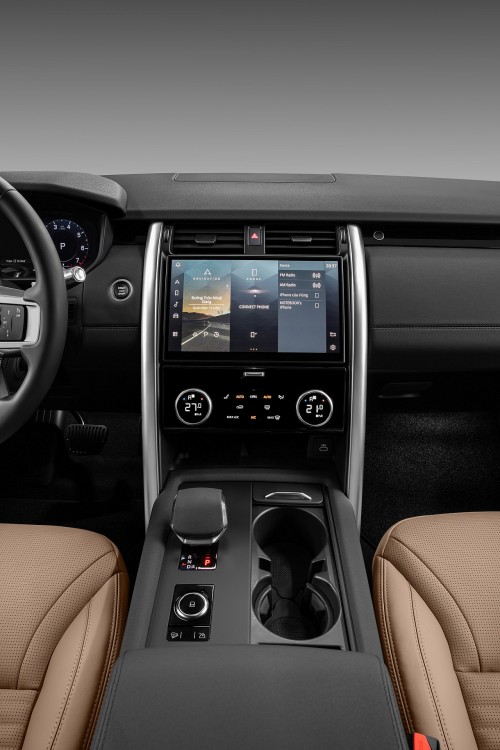 Land Rover Discovery mới về Việt Nam, giá từ 4,539 tỷ đồng