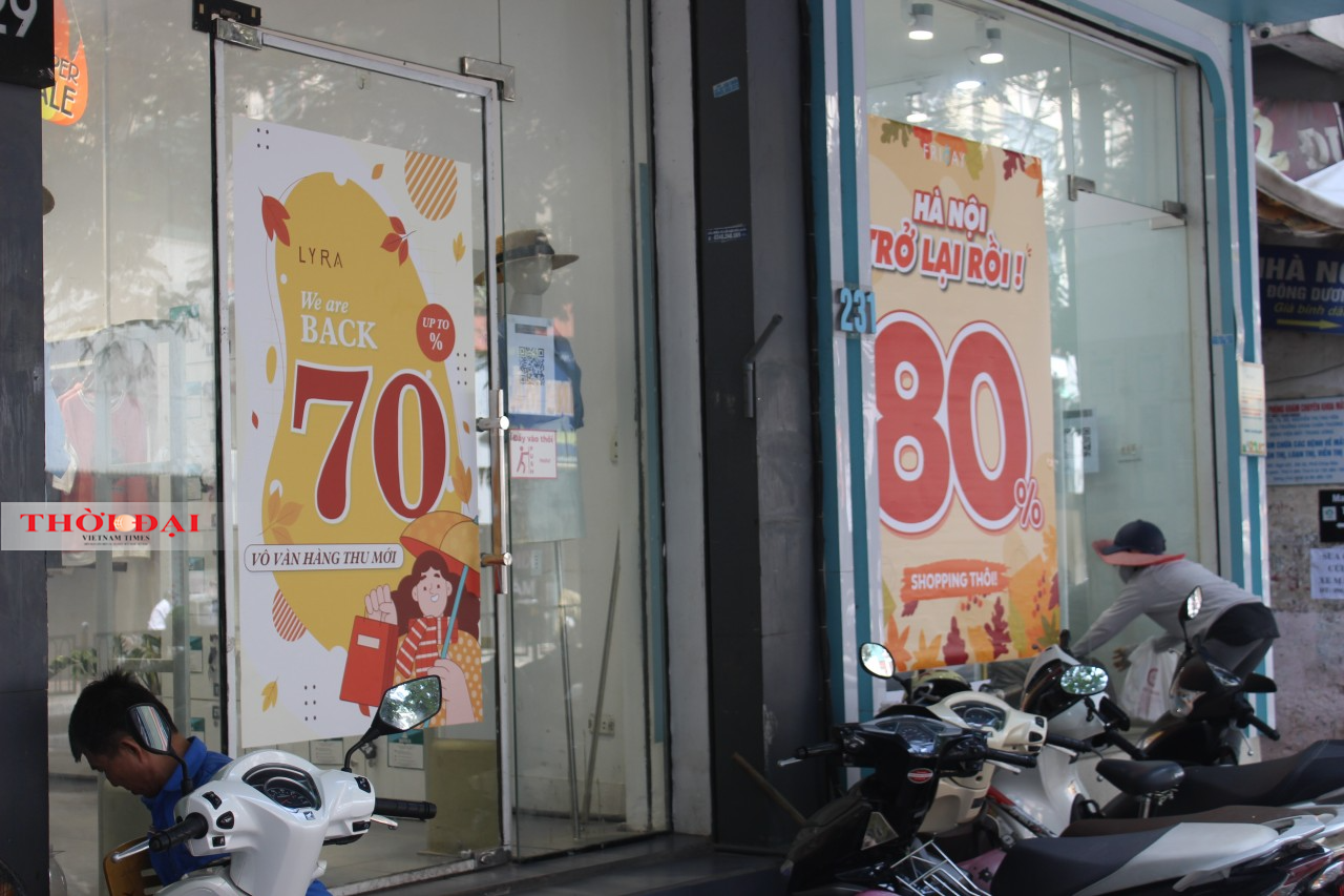 Cửa hàng thời trang, mỹ phẩm mở cửa kinh doanh trở lại