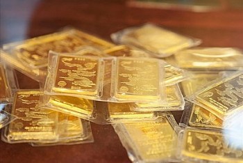 Giá vàng trong nước và thế giới đảo chiều 'đi lên'