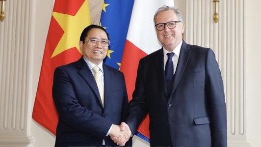 Thủ tướng Chính phủ Phạm Minh Chính hội kiến Chủ tịch Quốc hội Pháp Claude Bartolone