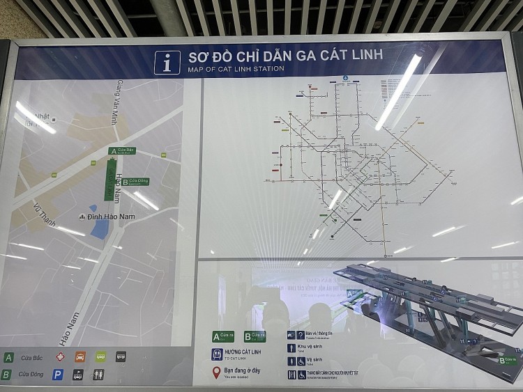 Người dân được đi tàu Cát Linh-Hà Đông sau thời gian dài chờ đợi | Giao thông | Vietnam+ (VietnamPlus)