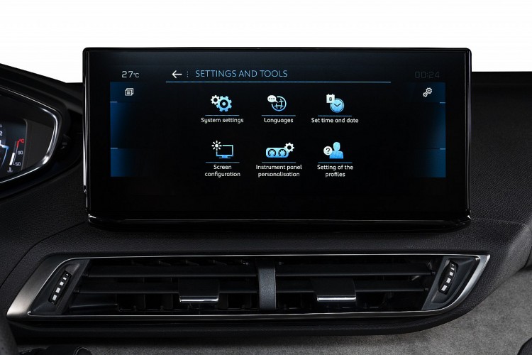 Màn hình trung tâm 10-inch trên New Peugeot 5008.