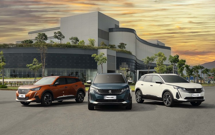 Cùng với New Peugeot 2008 và New Peugeot 3008 đã được ra mắt, THACO AUTO tiếp tục giới thiệu New Peugeot 5008 đã hoàn thiện bộ 3 SUV Peugeot thế hệ mới tại Việt Nam. 