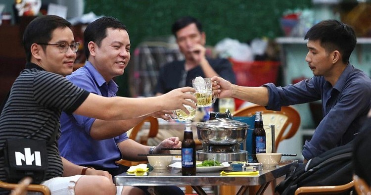 Đề xuất hàng quán tại TP HCM được bán đồ uống có cồn