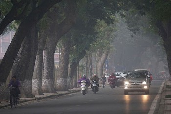 Dự báo thời tiết 17/11: Bắc Bộ đêm và sáng sớm trời lạnh, Trung Bộ vẫn mưa to