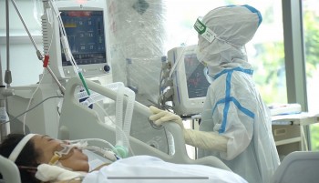 Đến sáng 26/11, Việt Nam còn 5.475 ca mắc COVID-19 nặng đang điều trị