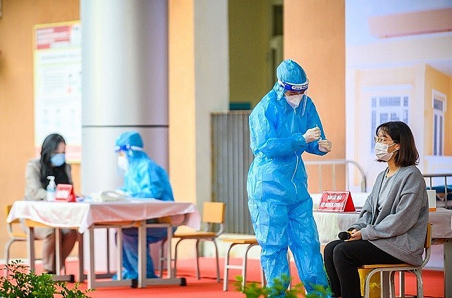 Ngày 16/12, cả nước có 15.270 ca mắc mới COVID-19 (Ảnh minh họa)