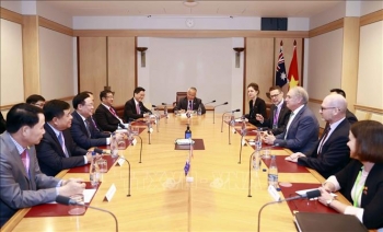 Chủ tịch Quốc hội Vương Đình Huệ tiếp Bộ trưởng Thương mại và Du lịch Australia