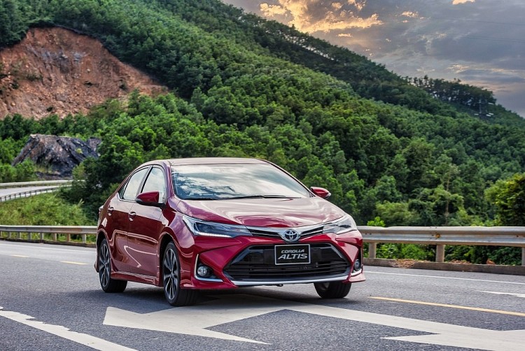 Toyota Corolla Altis.