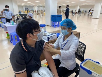 Tình hình dịch COVID-19 chiều 2/11: Hơn 70% người trên 18 tuổi đã tiêm đủ 2 liều vaccine; Bến Tre ghi nhận 431 F0 cộng đồng