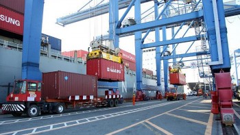 Cán cân thương mại đảo chiều, Việt Nam xuất siêu 225 triệu USD trong 11 tháng năm 2021