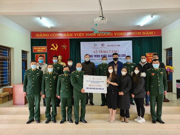 Cải thiện nguồn nước cho trường tiểu học và đồn biên phòng Lũng Cú, Hà Giang