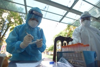 Sáng 30/12, còn gần 7.300 ca COVID-19 nặng đang điều trị