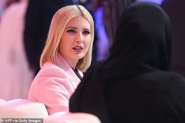 Ivanka 'chạy tiếp sức' cho ông Trump