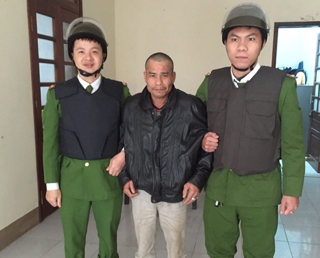 Tin tức tai nạn giao thông sáng 11/1: Bịt mặt, cầm dao bầu táo tợn xông vào nhà dân cướp tiền, vàng