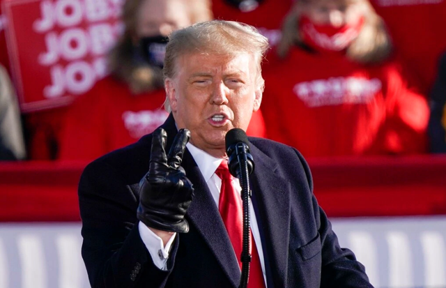Những ngày cuối nhiệm kỳ, ông Trump tiếp tục 