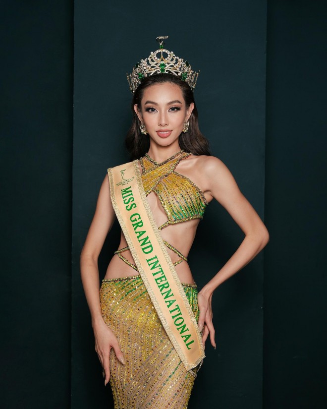Cận cảnh loạt đầm dạ hội giúp mỹ nhân Việt thăng hoa trên đấu trường quốc tế năm 2021