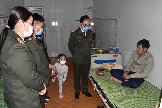 Tin tức tai nạn giao thông nổi bật ngày 1/2: Xe buýt mất phanh lao qua dải phân cách, 1 người chết tại chỗ
