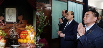 Thủ tướng dâng hương Chủ tịch Hồ Chí Minh