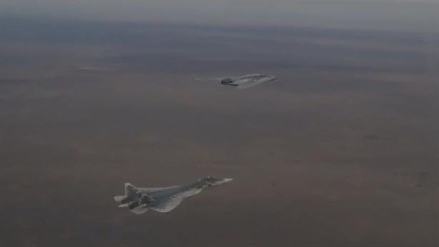 Okhotnik và Su-57 xuyên thủng phòng không đối phương bằng cách nào?
